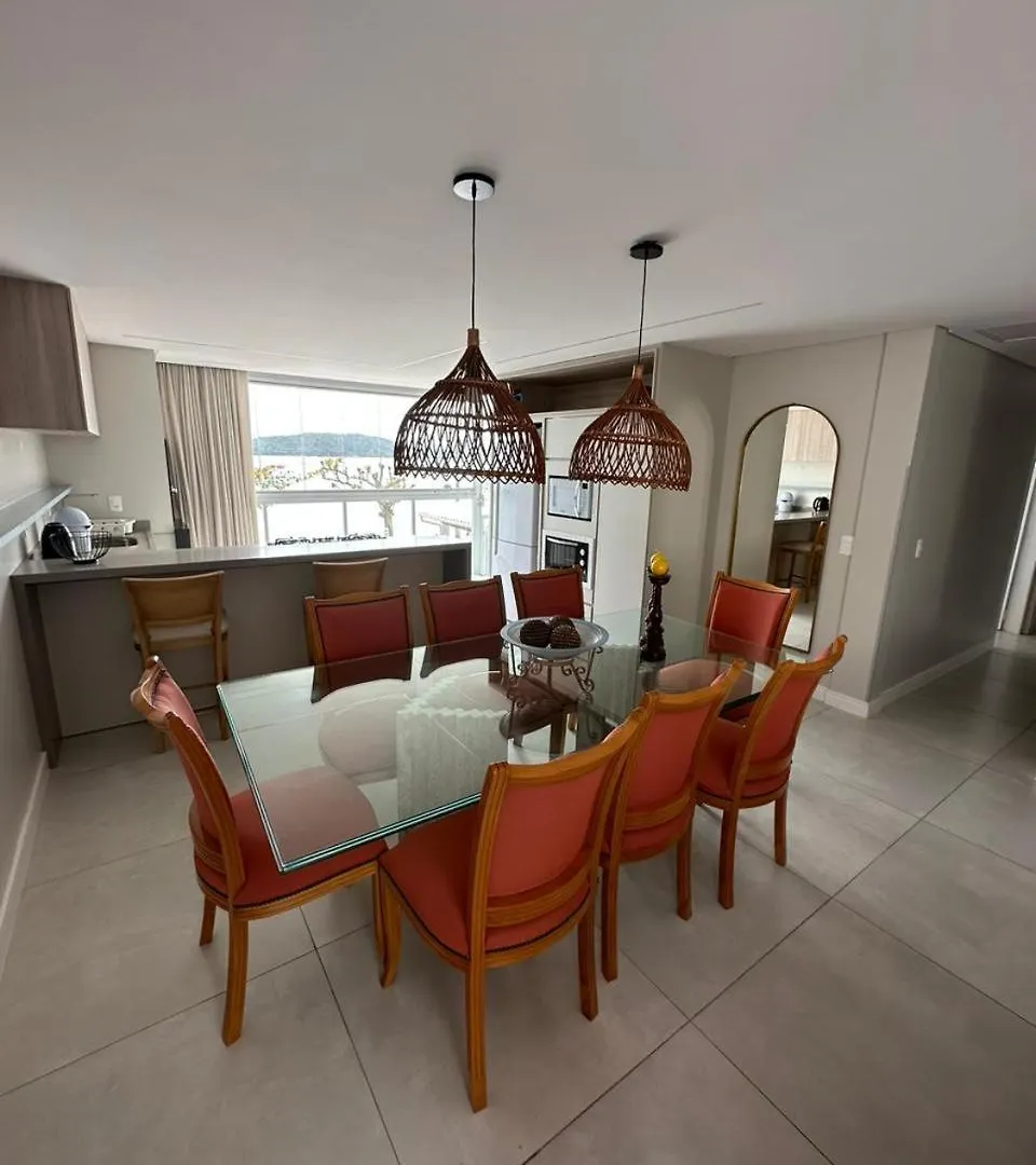 Apartamento Frente Mar na Baía de Porto Belo Brasil